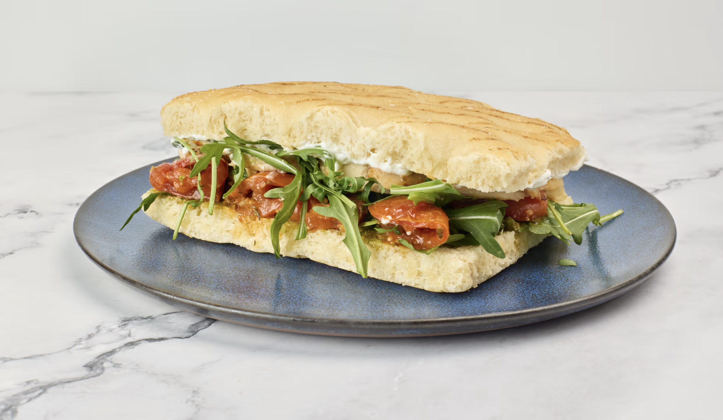 Kylling med ovnbagt tomat Sandwich